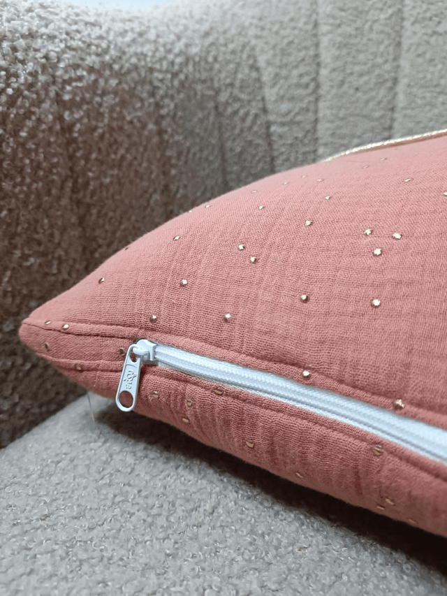 Coussin fleuri rose 