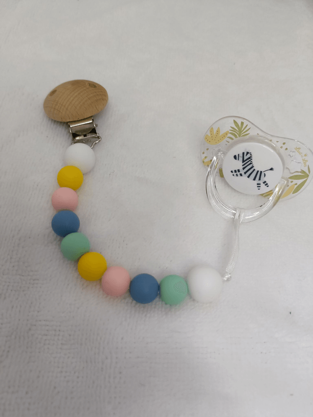 Attache tétine perles