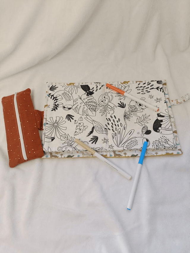Cahier de coloriage lavable "Dinosaures"