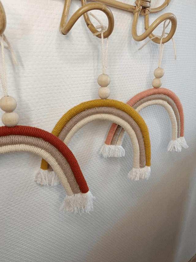 Arc en ciel en macramé 