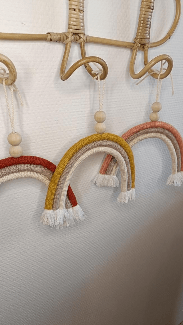 Arc en ciel en macramé 
