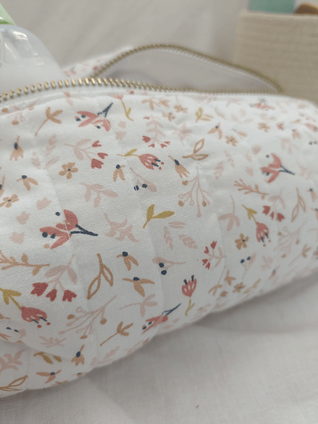 Trousse de toilette écrue à fleurs