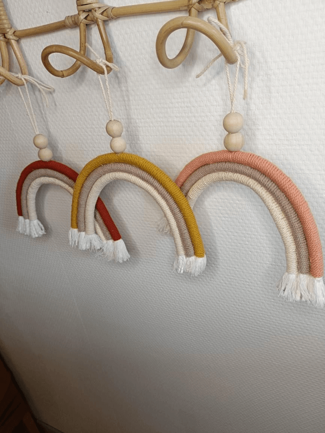 Arc en ciel en macramé 